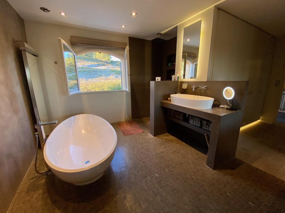 Les Loges En Provence "Bastide Alta" Villa in Villeneuve-lès-Avignon
