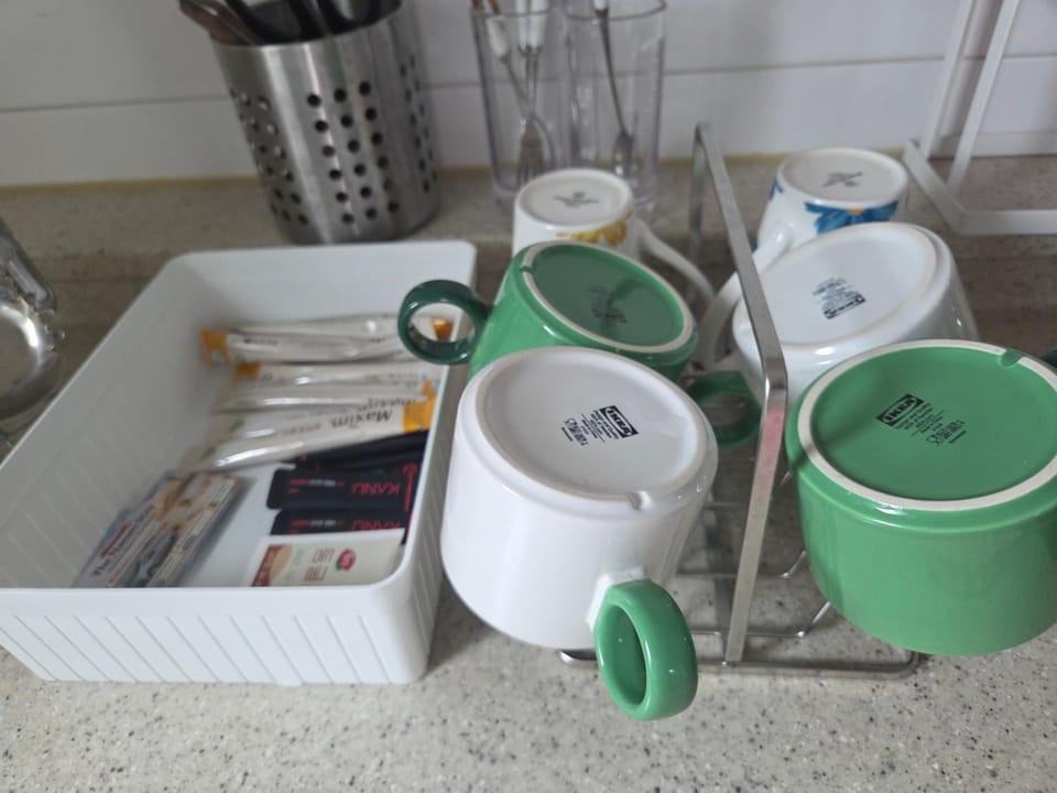 Coffee/tea facilities, Breakfast