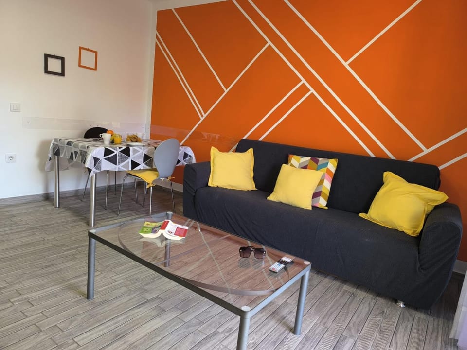 Living room, Lounge or bar