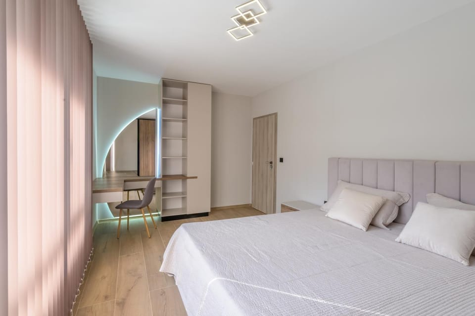 2BR Luxury Apartment & Mountain View & Free Garage & Panorama Balcony Apartment in Sofia
