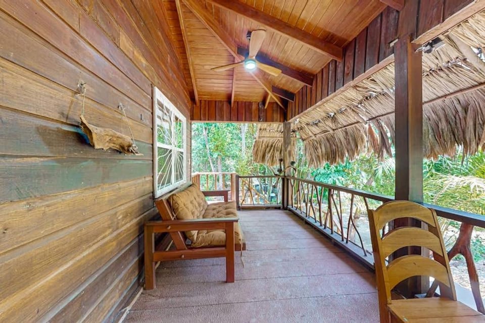 Bungalow Bobo House in Stann Creek District