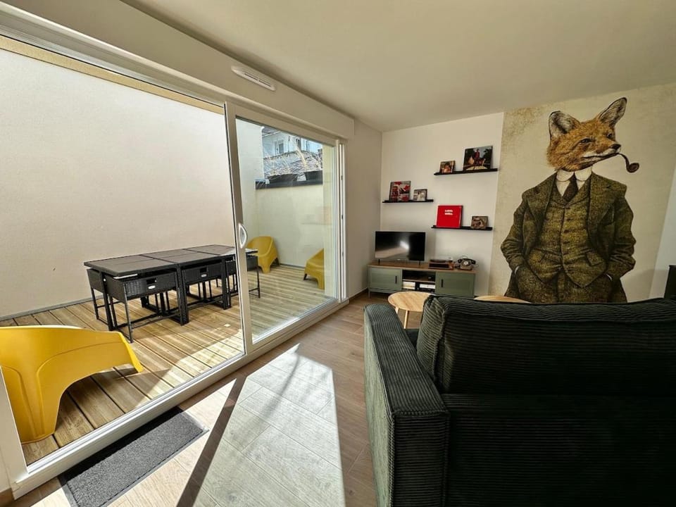 Patio, TV and multimedia, Living room