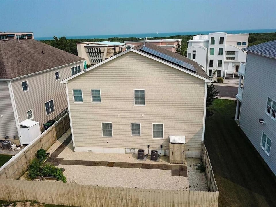 Luxurious Beach Block 4-Bdrm House for the whole family - prices reduced!! House in Brigantine