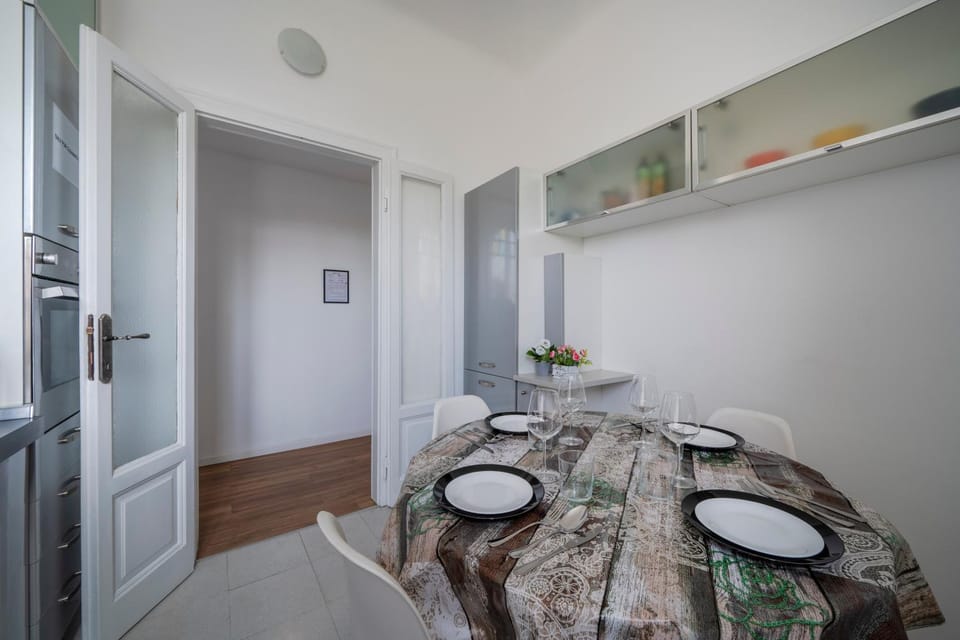 Station 1 min - Monza Center, Milan - Wifi and AC Apartment in Monza