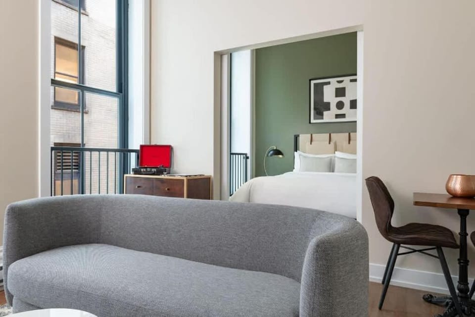 LIVN Millennium Park Downtown Chicago 1 BR Apartment in Chicago