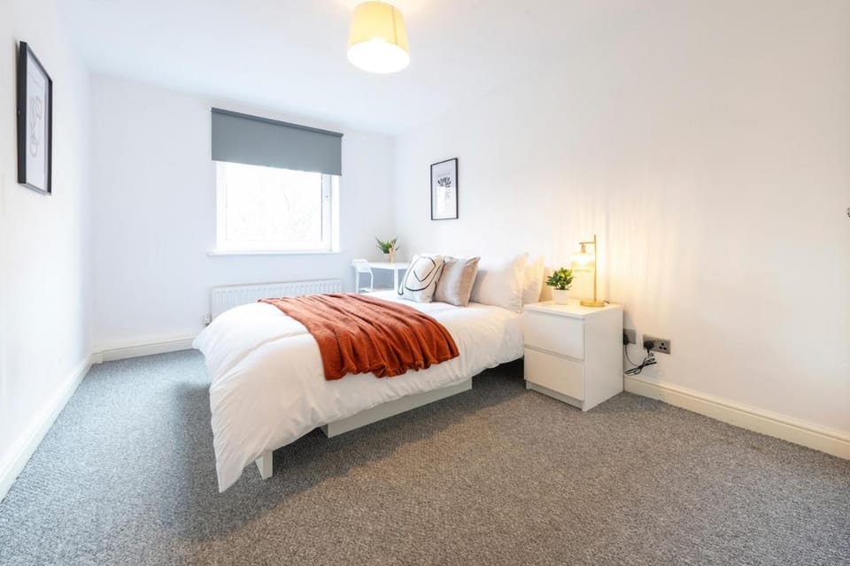 Bed, Photo of the whole room, Bedroom, internet