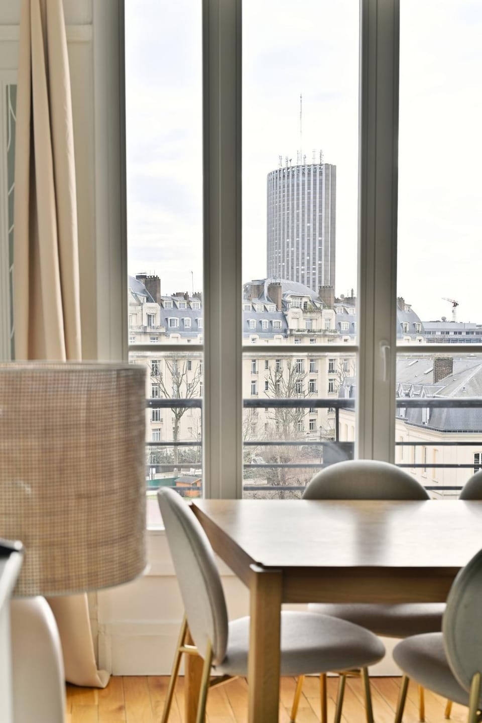 Bel appartement vue dégagée à Neuilly Apartment in Levallois-Perret