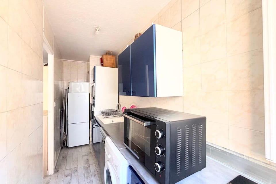 Bright sea-view balcony getaway Apartment in Nice