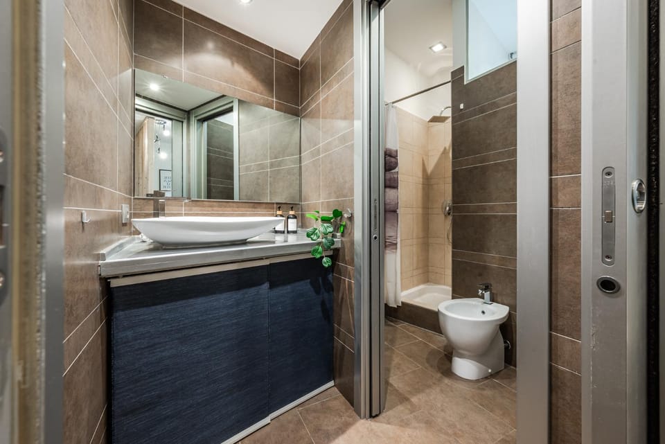 Cozy Boutique Suite in Porta Venezia Apartment in Milan
