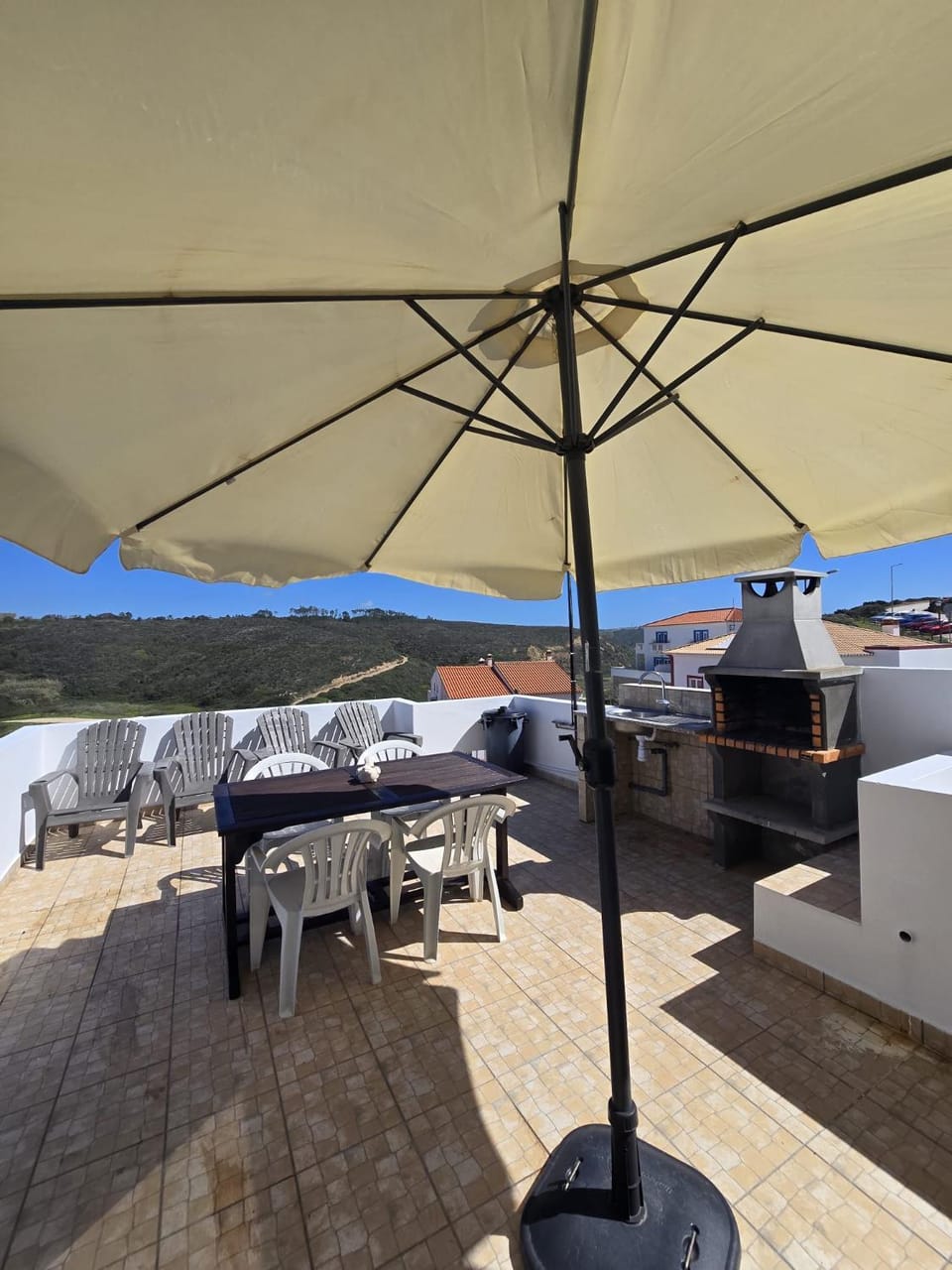 Natural landscape, BBQ facilities, View (from property/room), Balcony/Terrace, Balcony/Terrace, Dining area, Beach, Mountain view, River view, Sea view