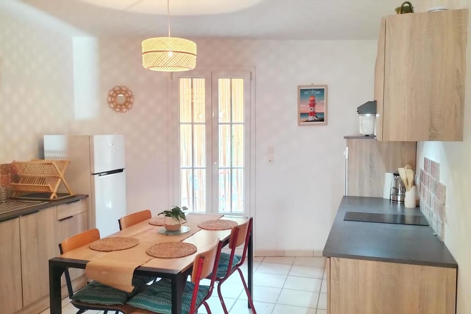 Apartment with terrace in a quiet area of Bandol Apartment in French Riviera