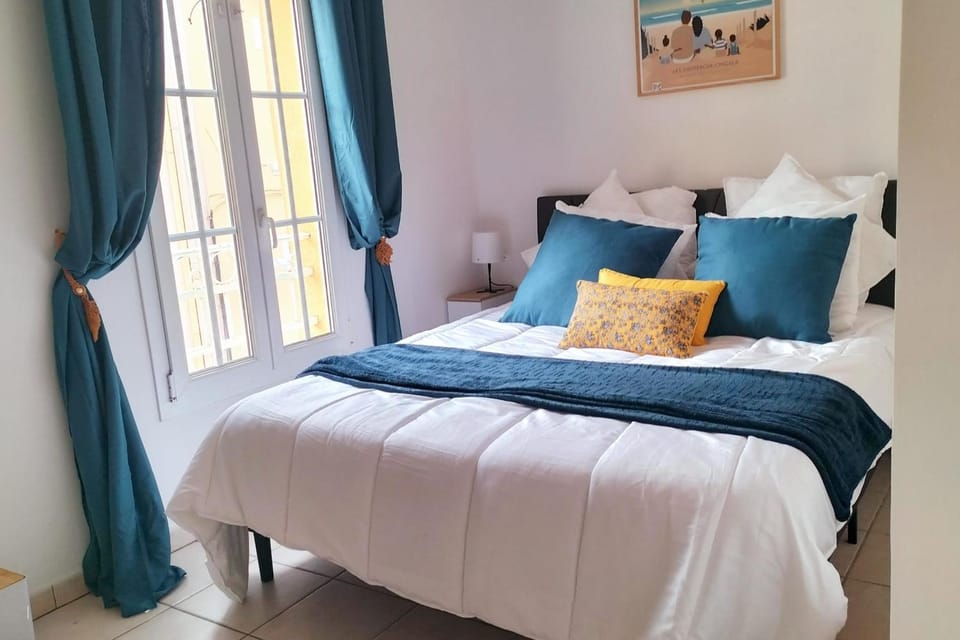 Apartment with terrace in a quiet area of Bandol Apartment in French Riviera