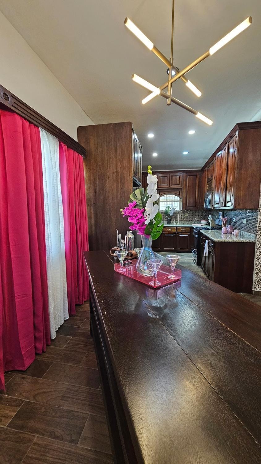 Pink Heist Glam House with Dress-Up Photo Room House in Belize District