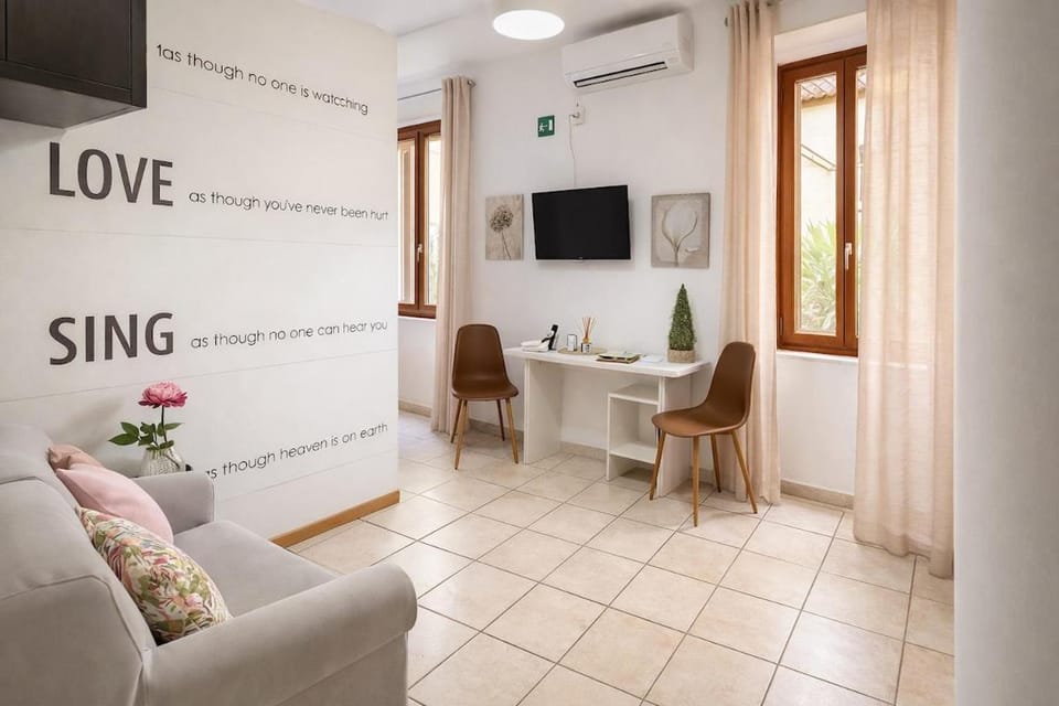 Steps from Vatican Easy Suite Roma Apartment in Rome