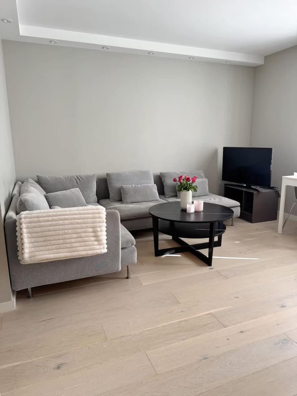 Modern 2BR Balcony - Near Cruise Terminal Apartment in Bergen