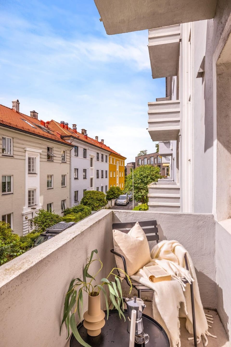 Modern 2BR Balcony - Near Cruise Terminal Apartment in Bergen