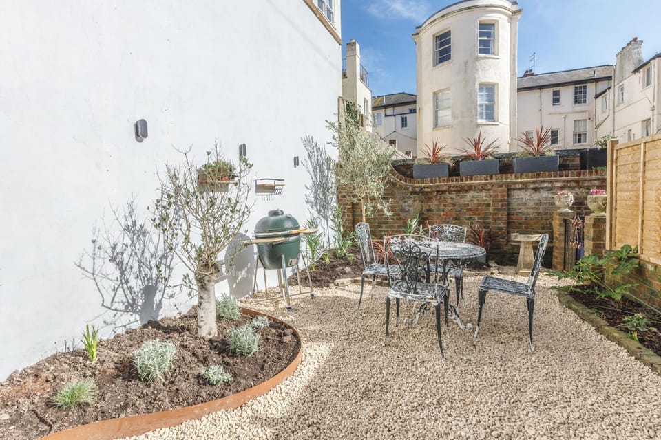 Patio, Garden, Balcony/Terrace
