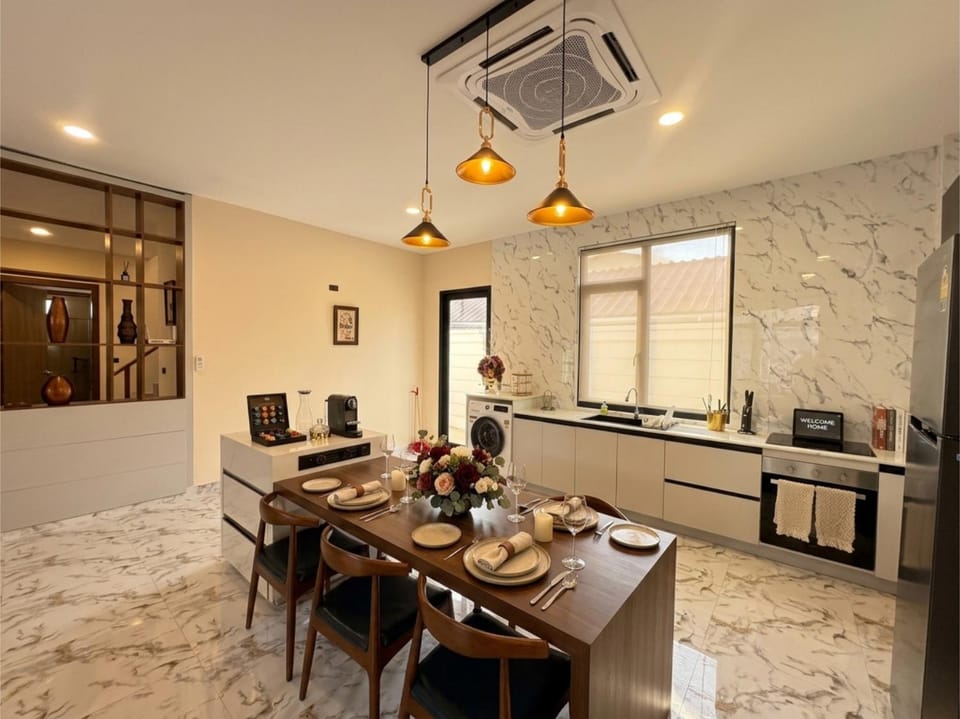 Villa Chantara - Pattaya central private pool & luxury house 7BR Villa in Pattaya City