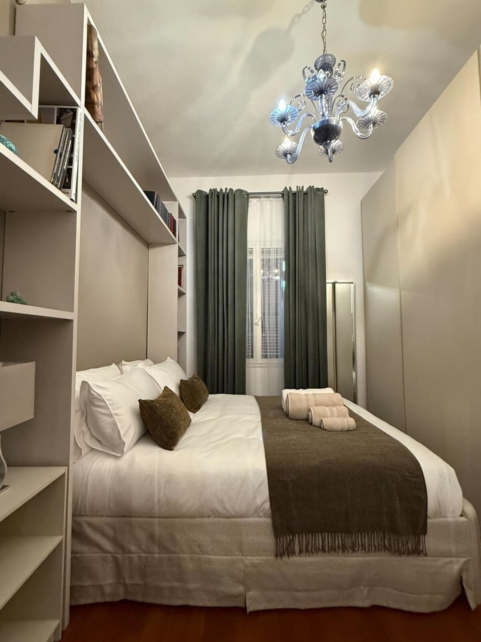 Bed, Library, Bedroom, towels, wardrobe