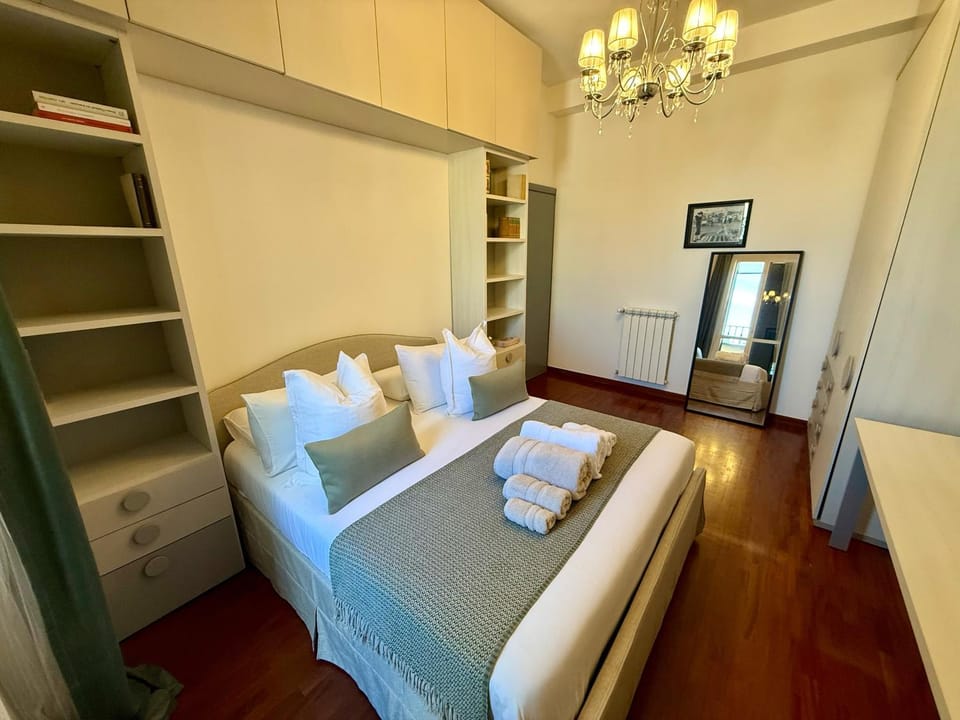 Bed, TV and multimedia, Bedroom, towels, towels, wardrobe