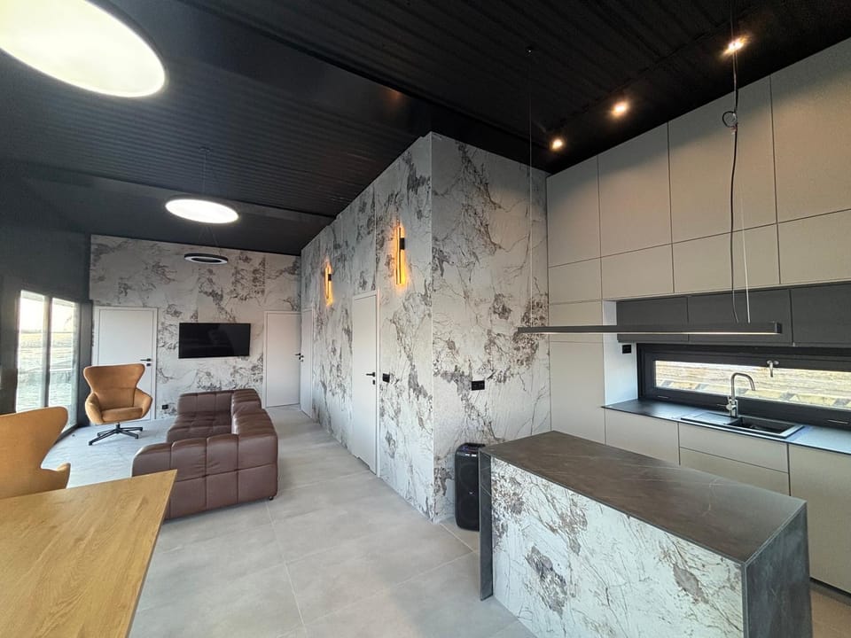 Kitchen or kitchenette, Living room