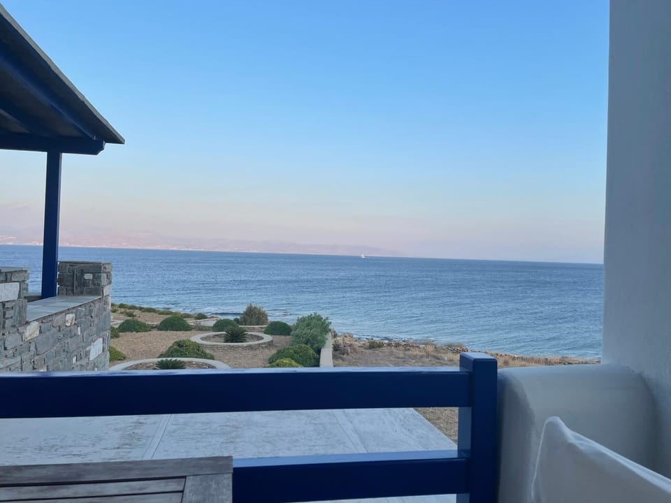 Dawn Paros Apartment in Paros, Greece