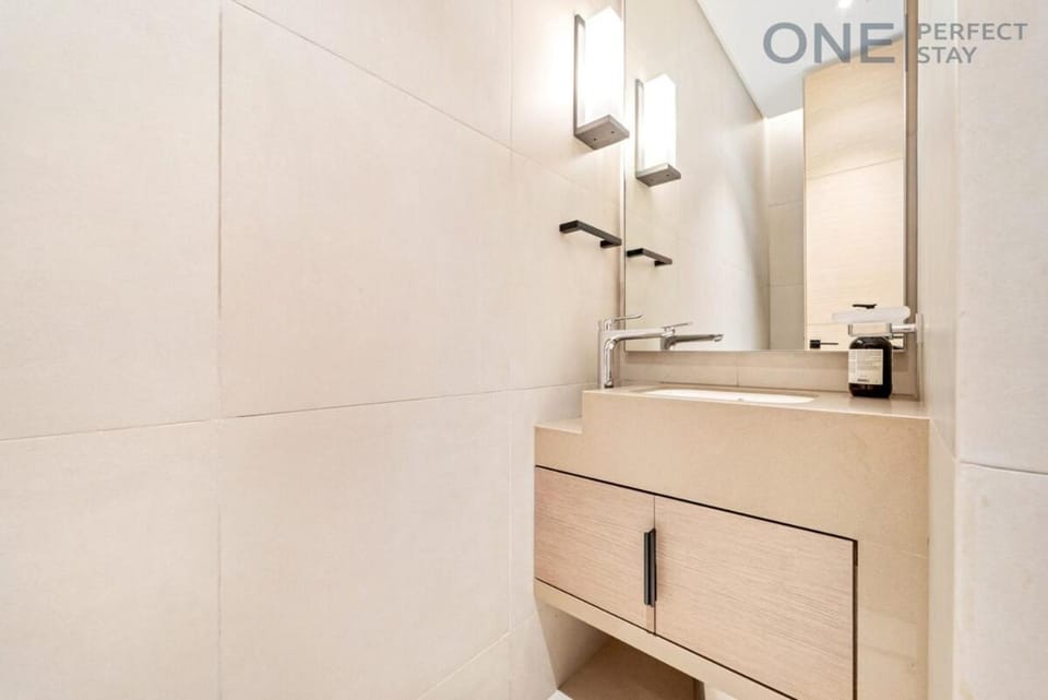 Address JBR - Infinity Pool & Private Beach Apartment in Dubai