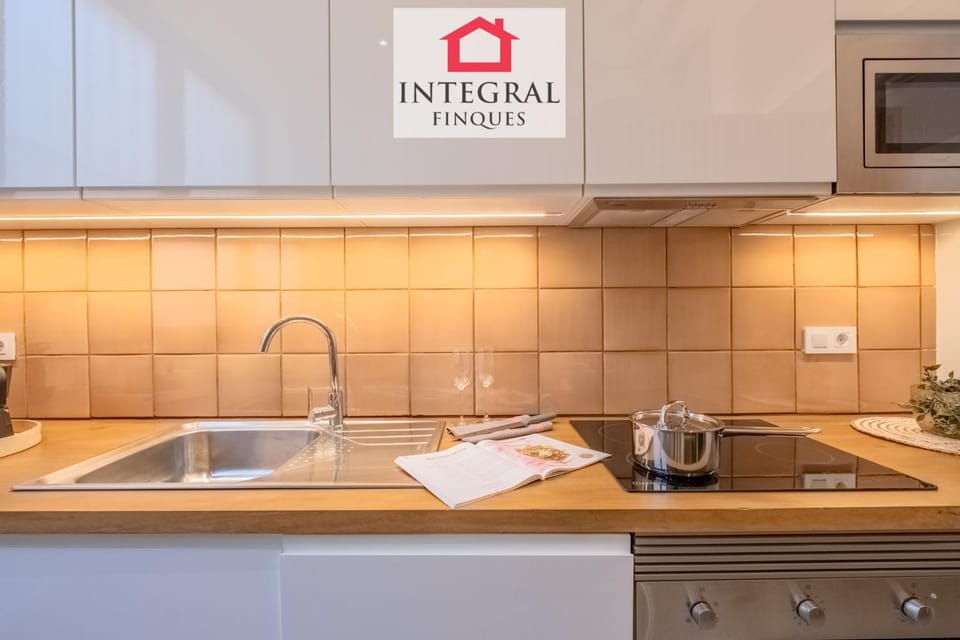 microwave, oven, stove, kitchen