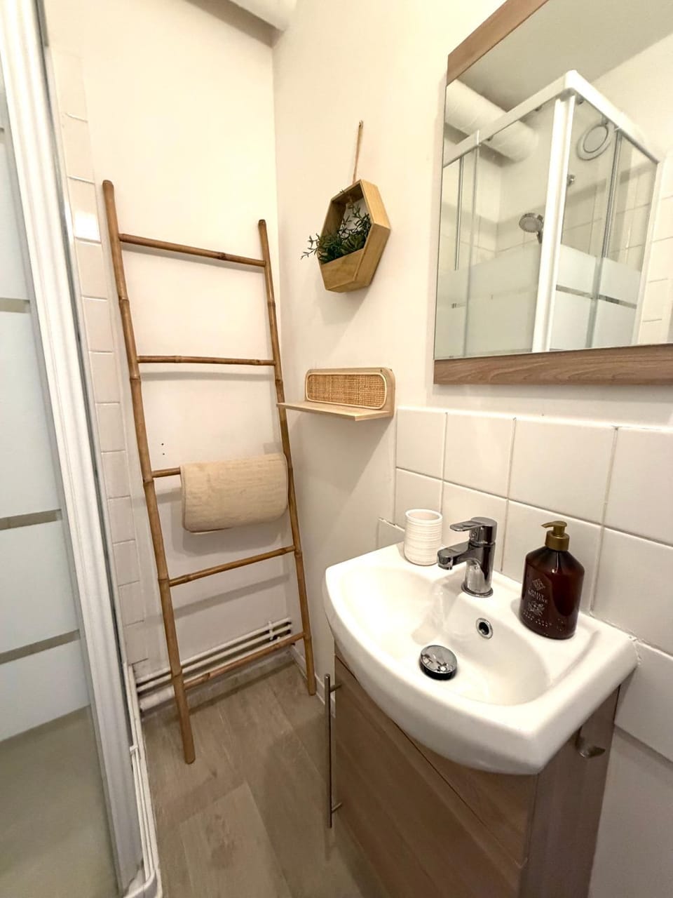 Studio Cozy Centre Bourges équipé WIFI Tv Connectée Apartment in Bourges