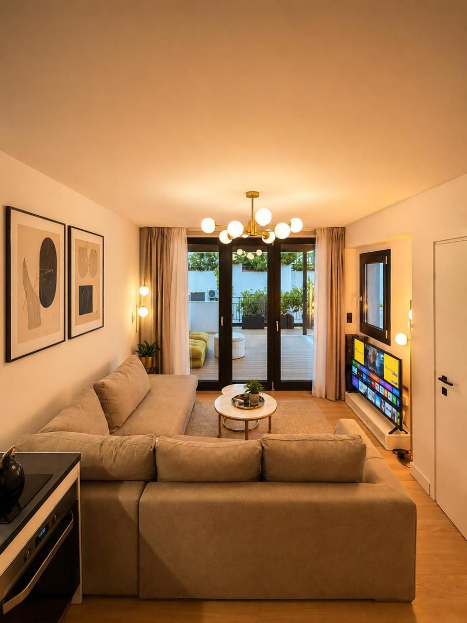 Penthouse 28- Jacuzzi & Cinema Apartment in Athens