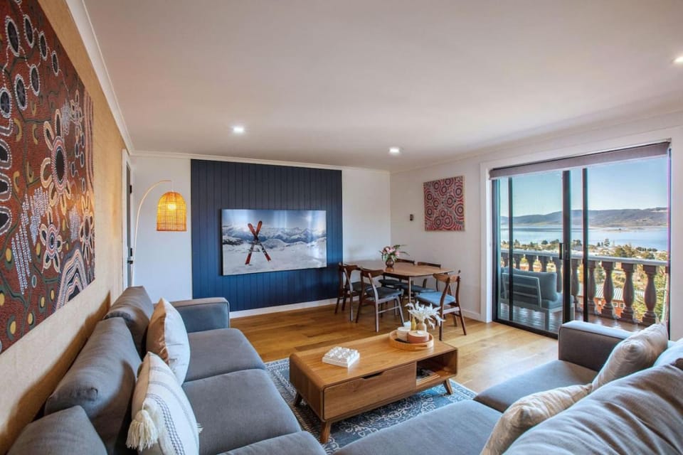 Stunning Water Views 3 Apartment in Jindabyne
