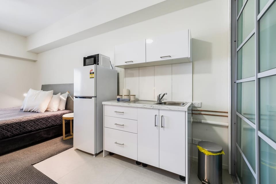 Bed, Kitchen or kitchenette, Bedroom