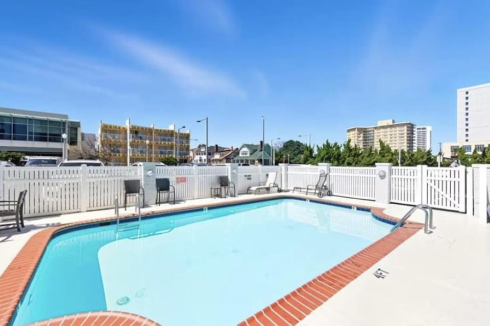 Beachfront Condo Pool Surfing Fishing EW 1101 House in Virginia Beach