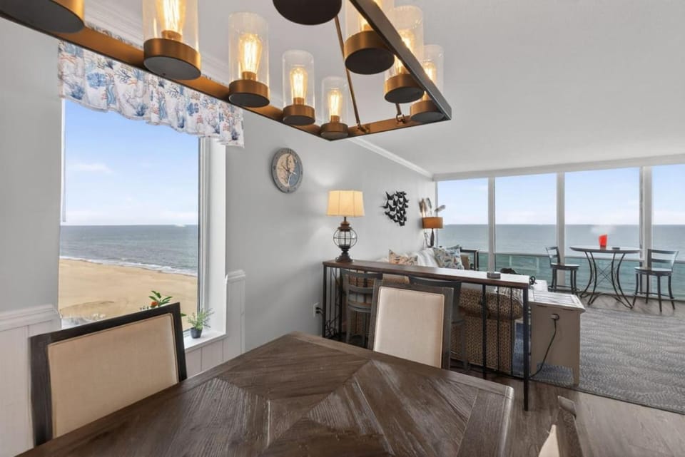 Beachfront Condo Pool Surfing Fishing EW 1101 House in Virginia Beach