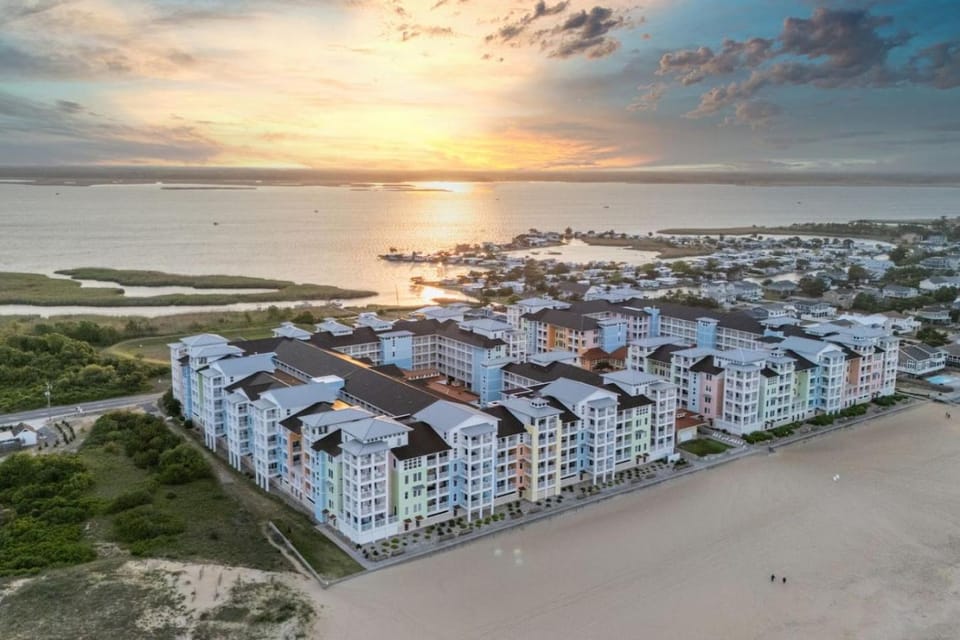 New 3Bd 2Bth Oceanfront Pool Boat 224B House in Sandbridge