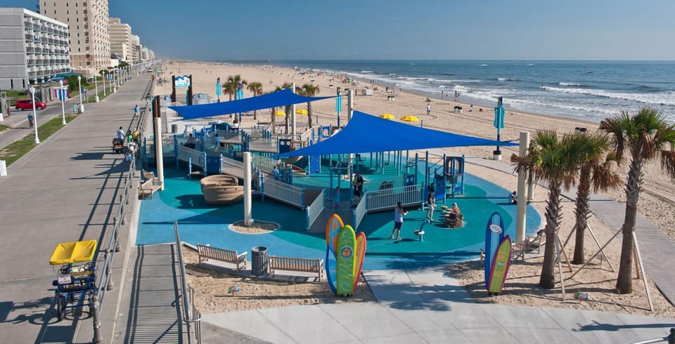 Oceanfront Beach Condo, Pool, Gym, Fishing Surfing House in Dam Neck