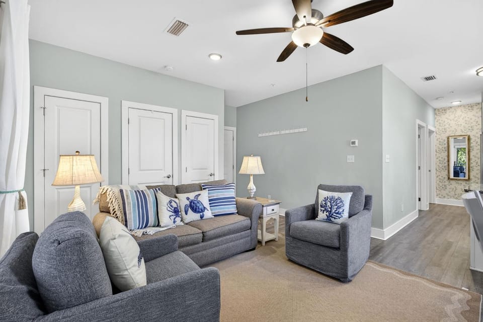 Living room, Decorative detail, Seating area
