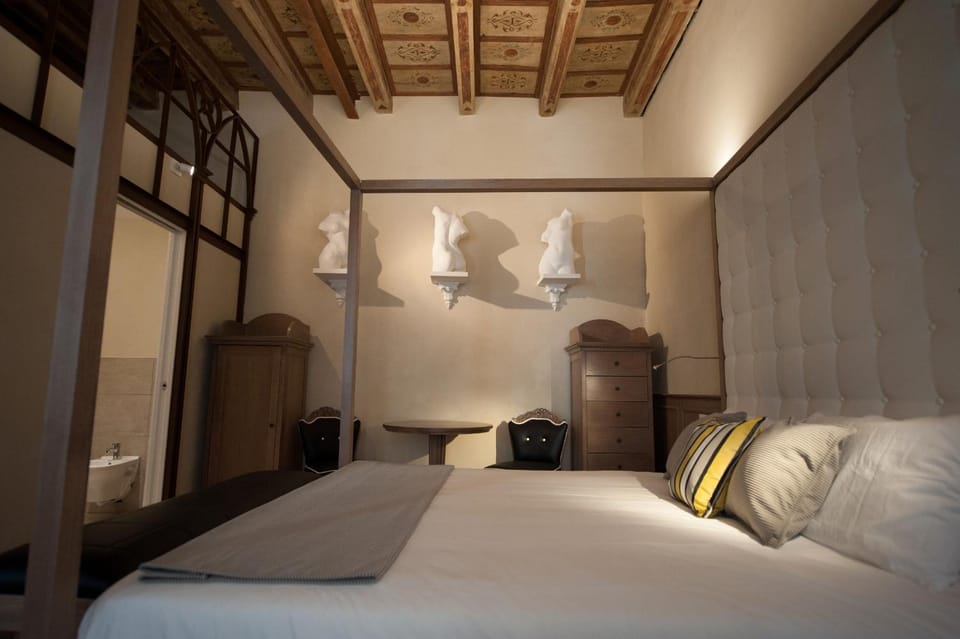 Bathroom, Photo of the whole room, Bedroom