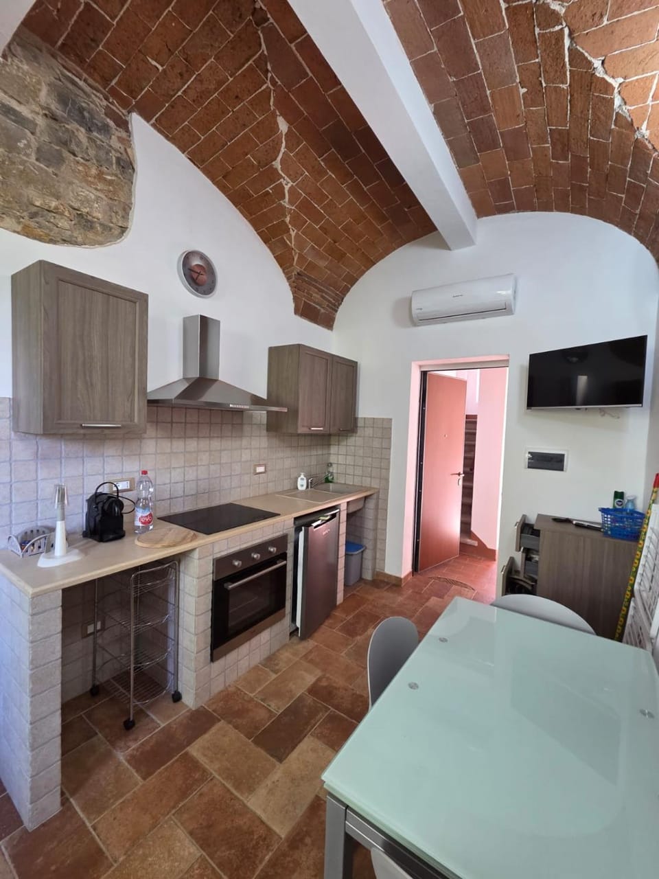 Kitchen or kitchenette, Seating area