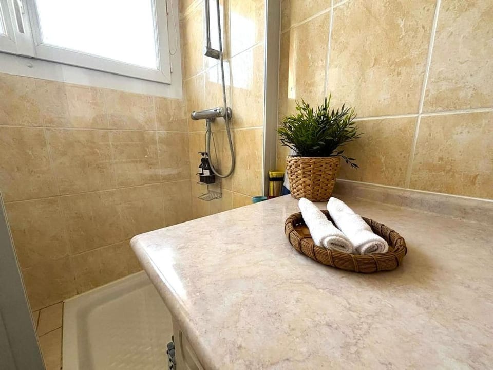 Le Soleillet - T2 au coeur de Sanary Apartment in Sanary-sur-Mer