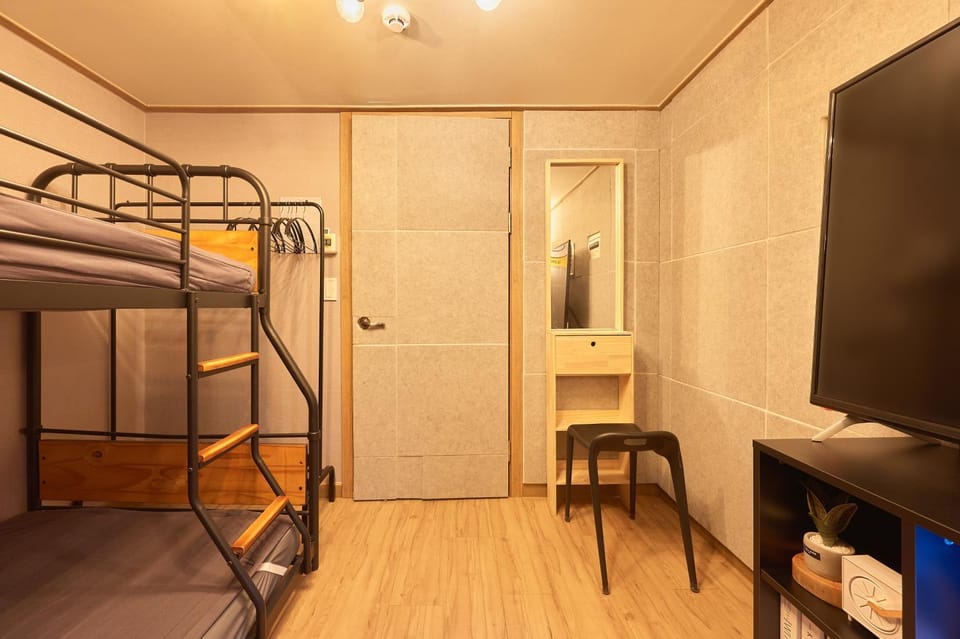 Bed, Bedroom, bunk bed, wardrobe