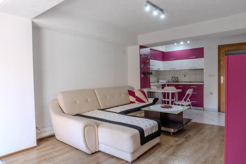 Kitchen or kitchenette, Living room, Photo of the whole room, Seating area