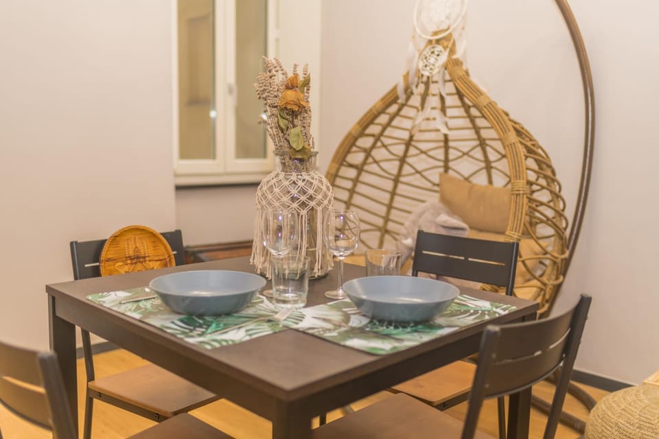 Living room, Dining area