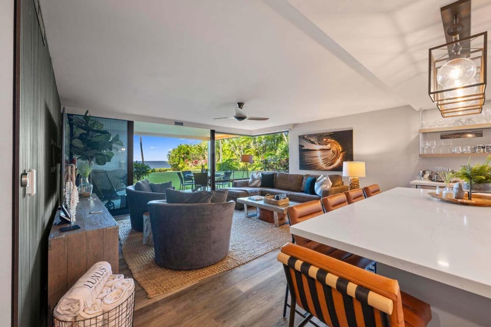Polo Beach 108, 2-bedrooom Ocean Front in Wailea Maui House in Polo Beach