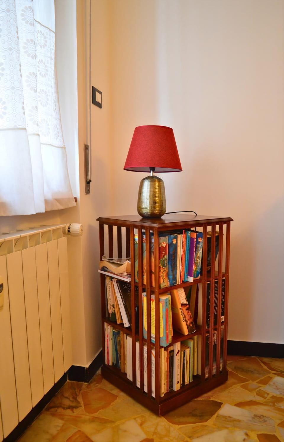 Communal lounge/ TV room, Library