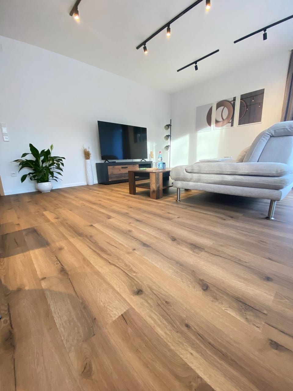 Family-friendly with garden & parking Auch für Monteure geeignet und große Gruppen Apartment in Oldenburg