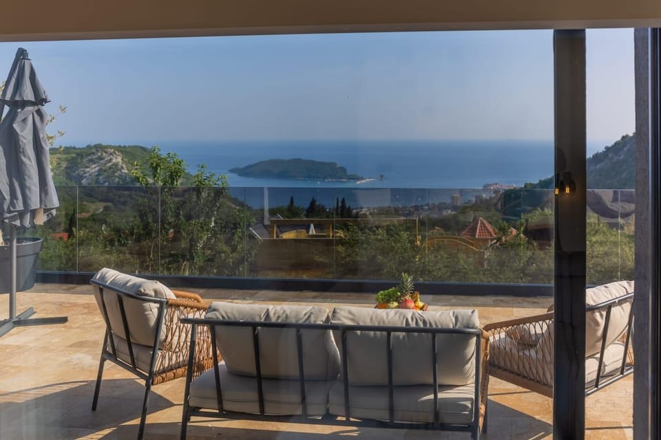 Villa La Costa Villa in Budva Municipality
