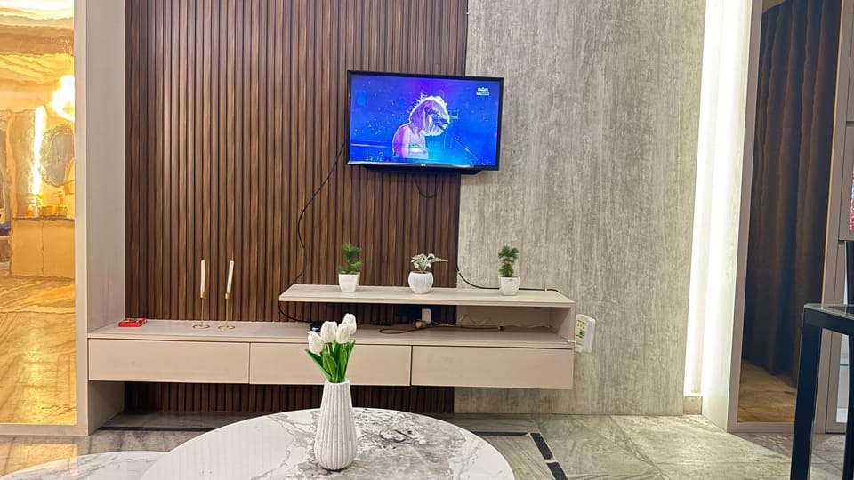 Communal lounge/ TV room, TV and multimedia, Evening entertainment