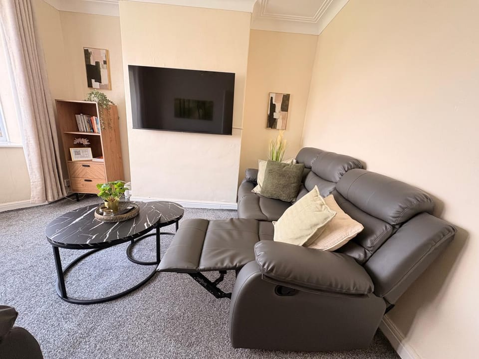 TV and multimedia, Living room, Seating area
