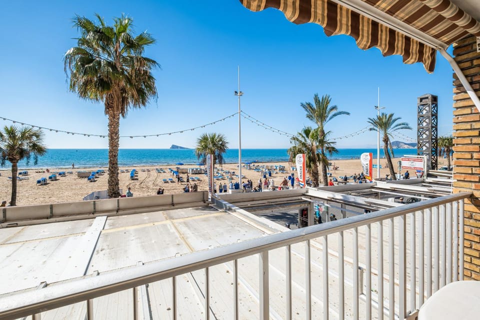 Nearby landmark, Day, People, Natural landscape, View (from property/room), Balcony/Terrace, Beach, Sea view